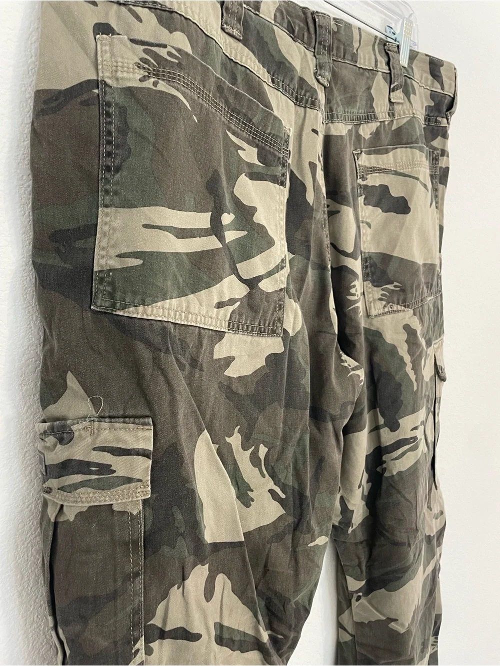 Wrangler Relaxed Fit Fleece Lined Men's Green Camouflage Cargo Pants
